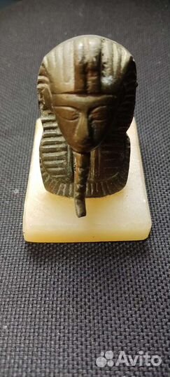 Фигурка тяжёлая на камне