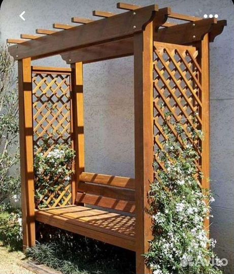 Пергола со скамейкой