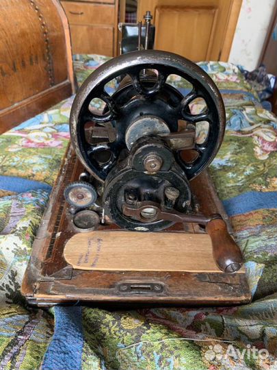 Старая швейная машинка Sterling (рабочая)