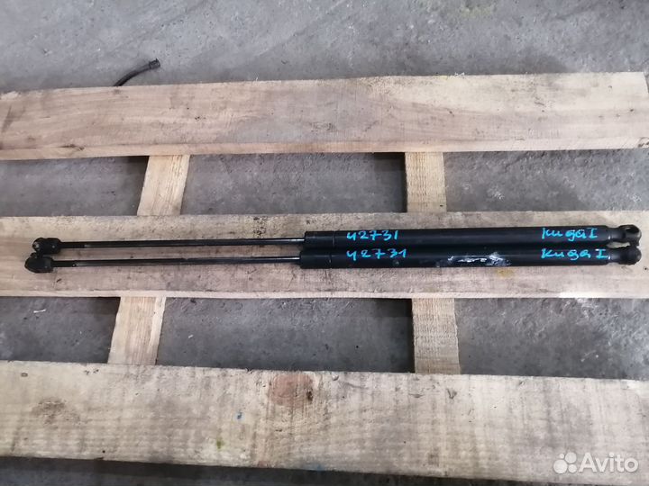 Амортизаторы крышки багажника Ford Kuga 1 К-Т