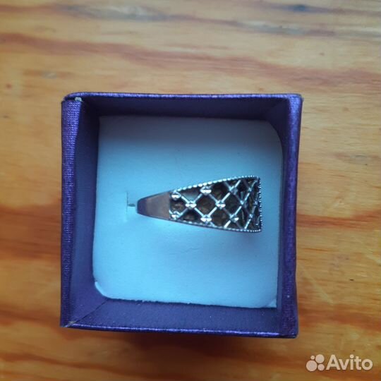 Серебряное кольцо женское
