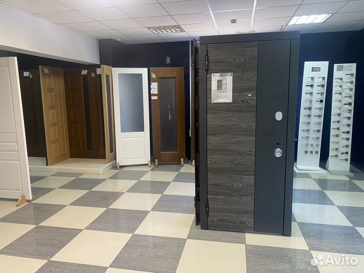 Дверь входная металлическая новая