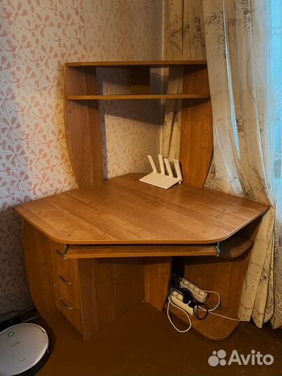 Компьютерный стол