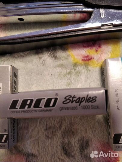 Степлер со скрепками