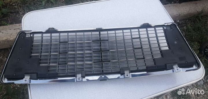 Решетка радиатора Mercedes Benz W140
