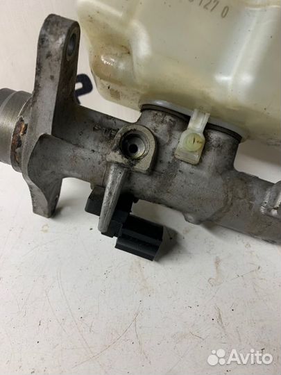 Главный тормозной цилиндр Volkswagen Polo хетчбек