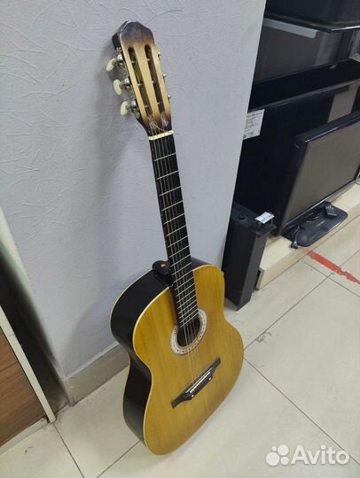 Гитара Амистар