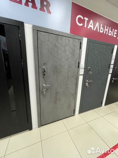 Дверь входная металлическая в квартиру