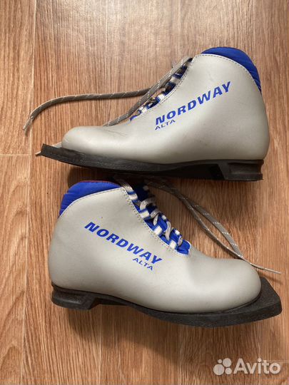 Лыжные ботинки