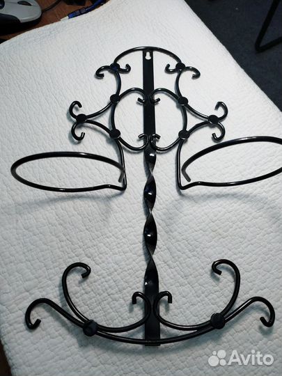 Металлический держатель для цветочных кашпо