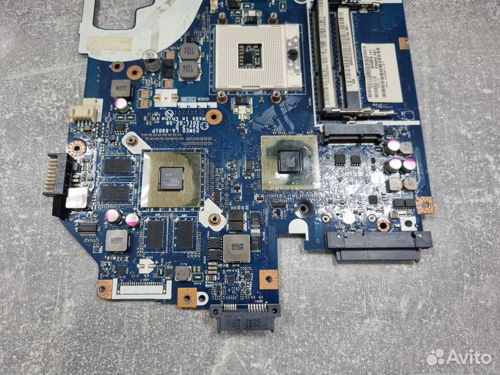 Материнская плата P5WE0 LA-6901 Rev:2.0