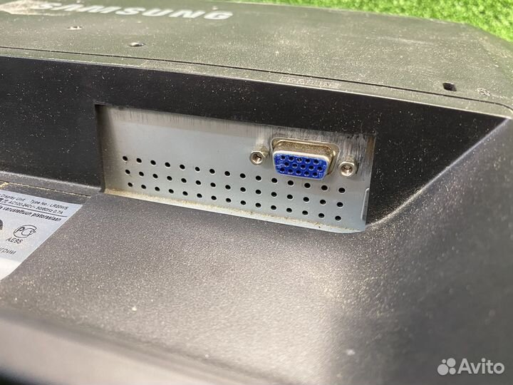 Монитор Samsung P2050N