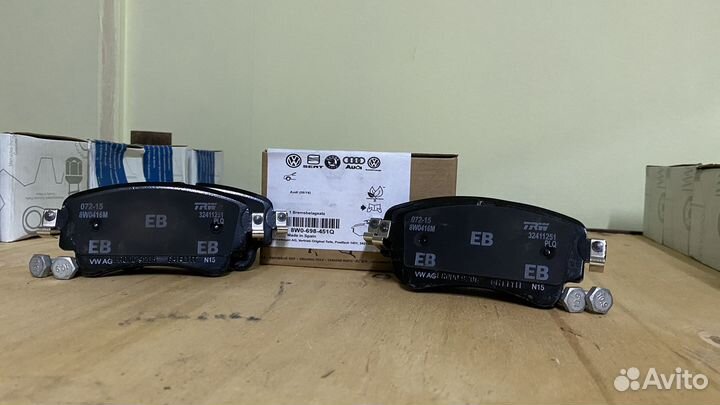 Тормозные колодки Audi 8W0698451Q Оригинал