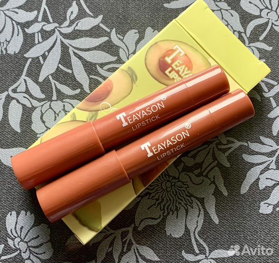 Помада нюдовая