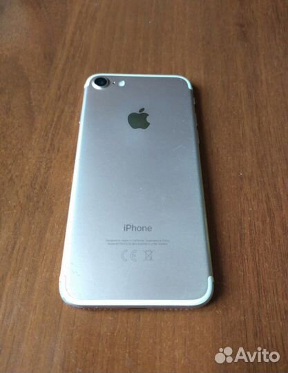 Телефон iPhone 7 32гб