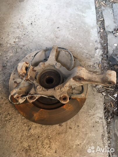 Поворотный кулак Suzuki Grand Vitara