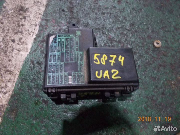 Блок предохранителей под капот Honda Inspire UA2