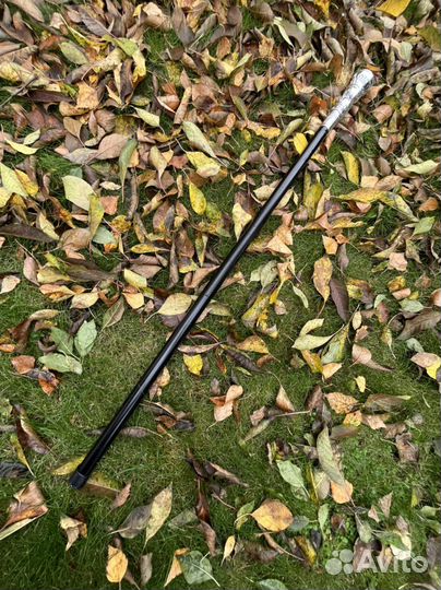 Трость с серебряным шаром на ручке