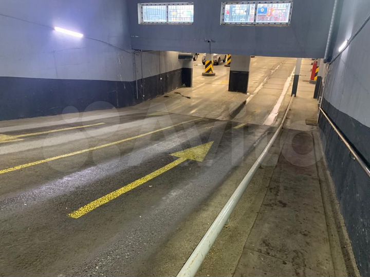 Машиноместо, 13 м²