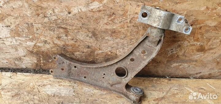 Рычаг передний левый Volkswagen Golf V 2003-2009