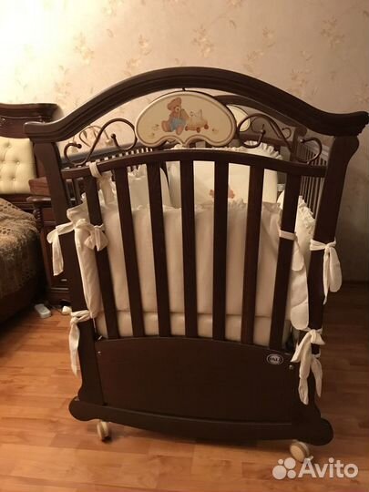 Детская кроватка