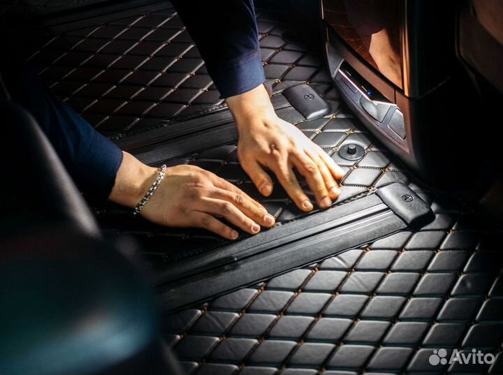 Коврик в багажник на Toyota Alphard