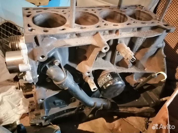 Двигатель Renault 1.8