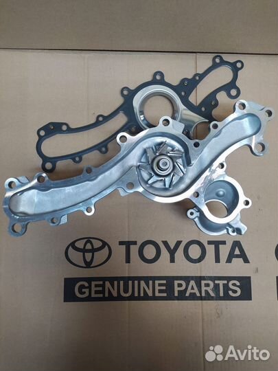 Помпа водяная Toyota Land Cruiser Prado 150