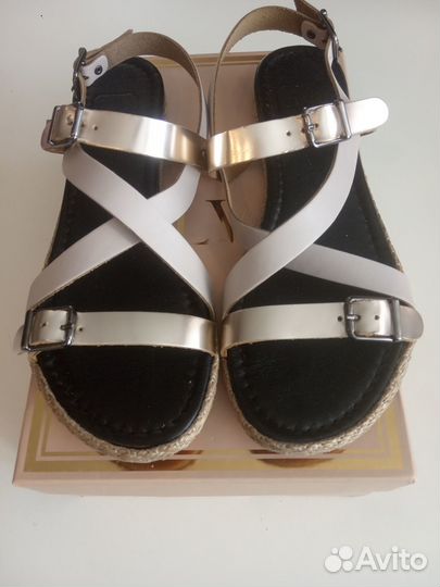 Сандали новые Ilvi