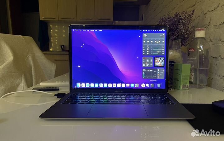 Заблокированный Macbook air 13 2020 i3