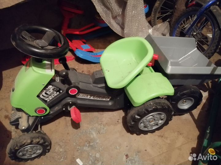 Детский трактор с педалями