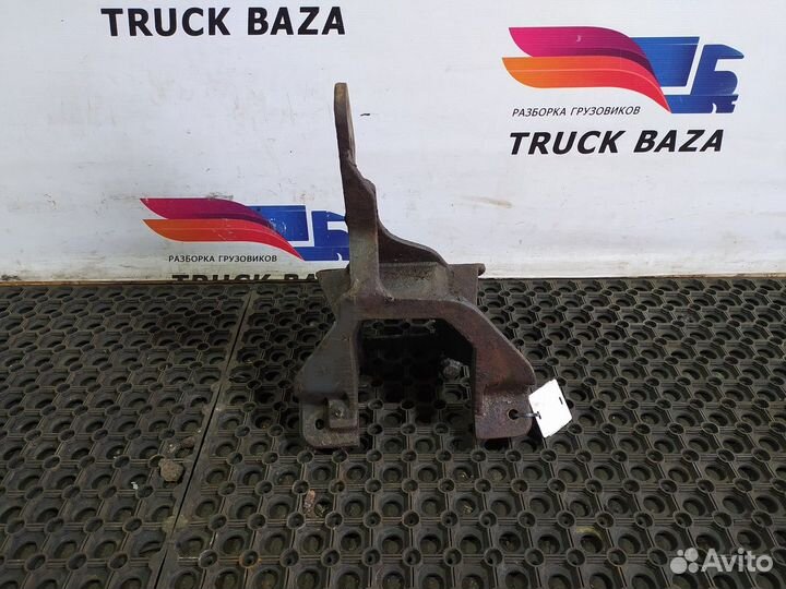 Кронштейн передней рессоры L Renault Magnum