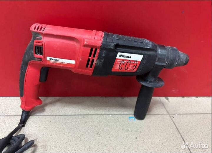 Перфоратор Derzhi П-26/920д