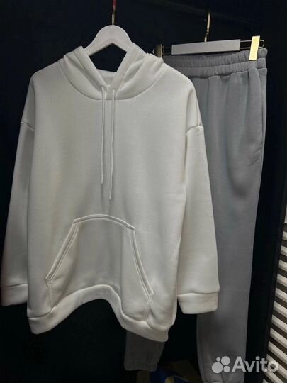 Женский костюм