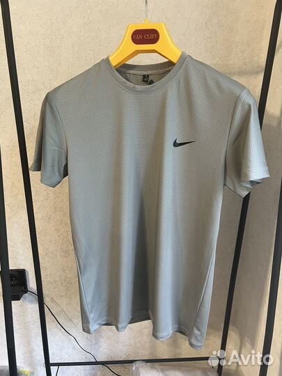 Футболка мужская Nike