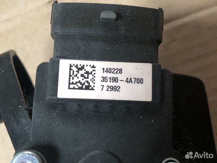 Hyundai solaris педаль газа