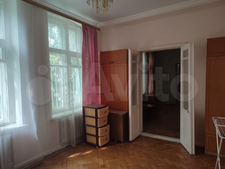 2-к. квартира, 70 м², 1/2 эт.