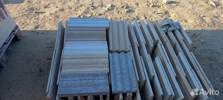 Облицовка цоколя дагестанским камнем