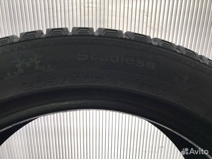 Kumho I'Zen KW31 205/50 R17 93R