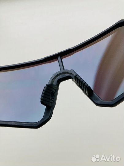 Чёрные спортивные очки солнцезащитные