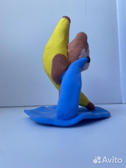 Котик в банане мем