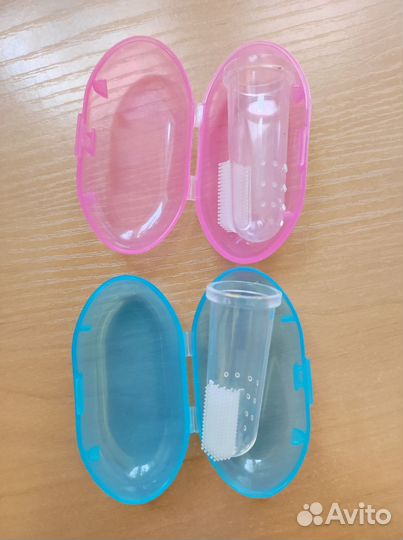 Зубная щётка на палец для ребенка