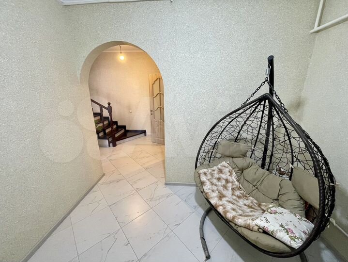 3-к. квартира, 125 м², 1/3 эт.