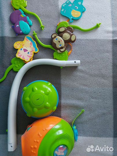 Мобиль в кроватку музыкальный
