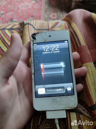 Плеер iPod touch 4