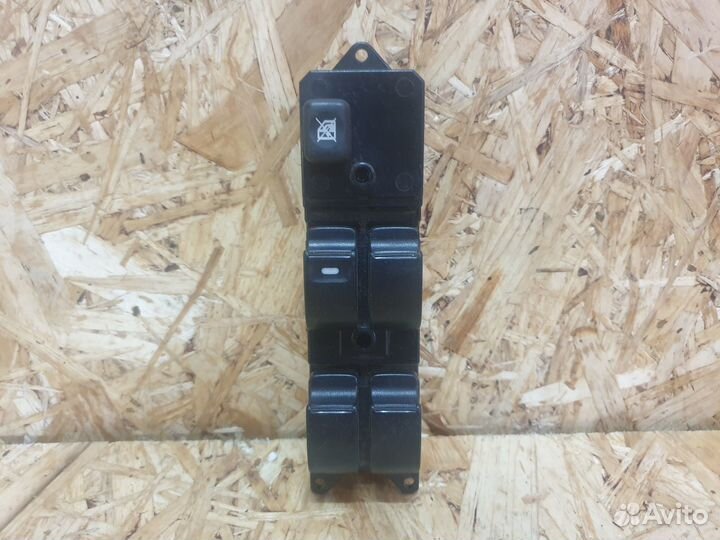 Блок управ стеклоподъемниками Mitsubishi Lancer10