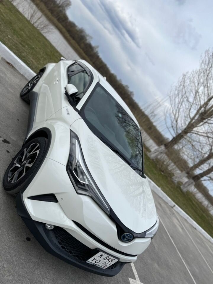 Toyota C-HR: фото владельца