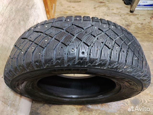 Nitto Therma Spike 215/70 R16