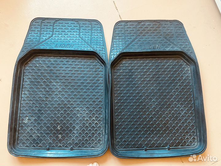 Автомобильные коврики резиновые