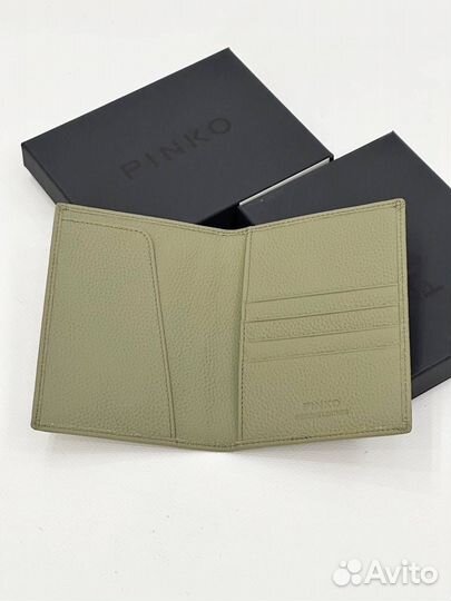 Обложка на паспорт pinko